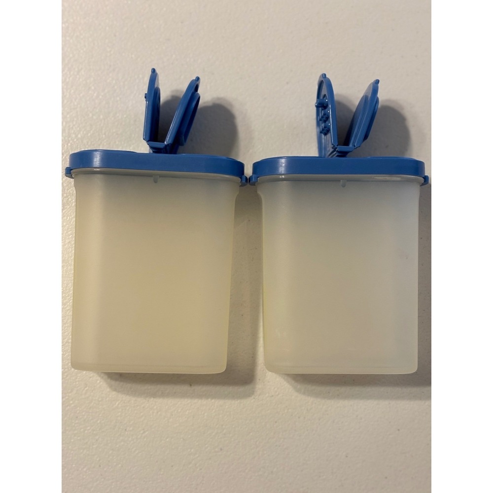 2 Tupperware Spice Shakers Blue Lid Frosted Clear Plastic Made in‎ USA Preowned